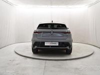 Usado Renault Megane E-Tech Evolution 160 kW (218 CV) 2023 Gris Berlina