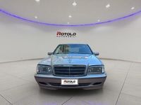 Usata Mercedes C180 Elegance 122 CV (89 kW) 1997 Argento Berlina
