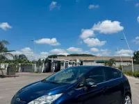Usata Ford Fiesta Titanium 97 CV (71 kW) 2012 Blu Berlina