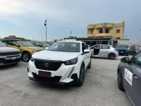 Usata Peugeot 2008 Active 110 CV (80 kW) 2021 Bianco SUV