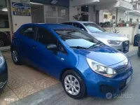 Usata Kia Rio EX 75 CV (55 kW) 2012 Bluazzurro Berlina