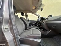 Usata Renault Clio III Dynamique 75 CV (55 kW) 2011 Argento Berlina