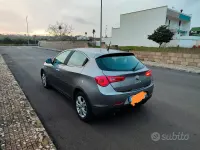 Usata Alfa Romeo Giulietta 105 CV (77 kW) 2012 Grigio Utilitaria