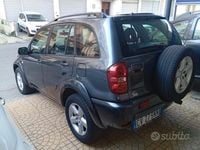 Usata Toyota RAV4 115 CV (84 kW) 2005 Nero SUV