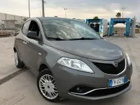Usata Lancia Ypsilon Gold 95 CV (69 kW) 2018 Grigio Utilitaria