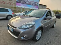 Usata Renault Clio II Luxe 75 CV (55 kW) 2010 Grigio Berlina