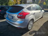 Usata Ford Focus Titanium 116 CV (85 kW) 2011 Grigio Berlina