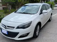 Usata Opel Astra 110 CV (80 kW) 2013 Bianco Station wagon
