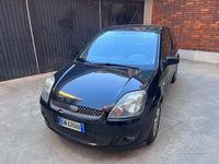 Usata Ford Fiesta 75 CV (55 kW) 2008 Nero metallizzato Utilitaria