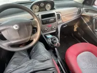 Usata Lancia Ypsilon 60 CV (44 kW) 2004 Rosso Utilitaria