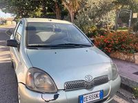 Usata Toyota Yaris 68 CV (50 kW) 2003 Verde Berlina