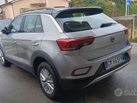 Usata VW T-Roc Life 110 CV (80 kW) 2023 Grigio SUV