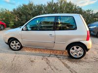 Usado VW Lupo 75 CV (55 kW) 2002 Gris Utilitario