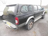 Usata Nissan Navara 103 CV (75 kW) 2001 Nero pastello Pick-up