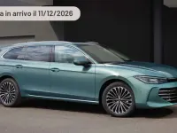Usata VW Passat 122 CV (89 kW) 2024 Argento Station wagon
