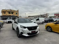 Usata Peugeot 2008 GT 131 CV (96 kW) 2021 Bianco SUV