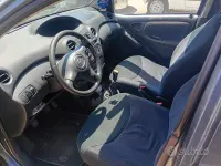 Usata Toyota Yaris 75 CV (55 kW) 2005 Grigio Berlina