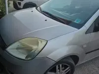 Usata Ford Fiesta 90 CV (66 kW) 2006 Grigio Utilitaria