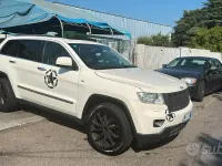 Usata Jeep Grand Cherokee Overland 241 CV (177 kW) 2012 Bianco SUV