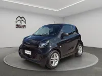 Usata Smart ForTwo Electric Drive Pure 60 kW (82 CV) 2021 Nero Berlina