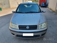 Usata Fiat Punto Dynamic 60 CV (44 kW) 2004 Grigio Utilitaria