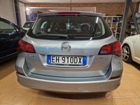 Usata Opel Astra Cosmo 110 CV (80 kW) 2011 Blu Station wagon