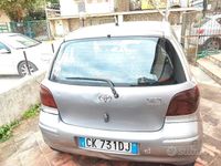 Usata Toyota Yaris 75 CV (55 kW) 2003 Grigio Berlina