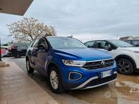 Usata VW T-Roc Life 116 CV (85 kW) 2023 Blu SUV