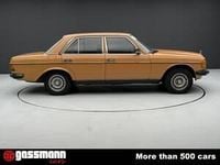 Usata Mercedes 300 80 CV (58 kW) 1977 Arancione Berlina