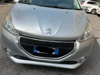 Usata Peugeot 208 95 CV (69 kW) 2015 Utilitaria