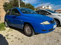 Usata Lancia Ypsilon 60 CV (44 kW) 2002 Bluazzurro Utilitaria