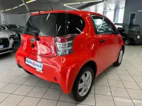 Usata Toyota iQ 68 CV (50 kW) 2009 Rosso Utilitaria