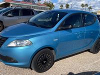 Usata Lancia Ypsilon Silver 69 CV (50 kW) 2015 Blu Utilitaria