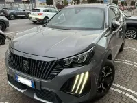 Usata Peugeot 2008 Allure 131 CV (96 kW) 2023 Grigio SUV