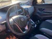 Usata Lancia Ypsilon Silver 69 CV (50 kW) 2013 Marrone Utilitaria