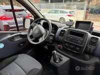 Usata Opel Vivaro 120 CV (88 kW) 2017 Bianco Monovolume