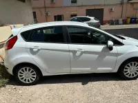 Usata Ford Fiesta 75 CV (55 kW) 2014 Bianco Utilitaria