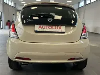 Usata Lancia Ypsilon Silver 95 CV (69 kW) 2016 Beige Utilitaria