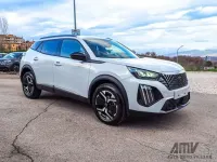 Usata Peugeot 2008 Allure 102 CV (75 kW) 2025 Bianco SUV