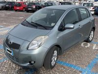 Usata Toyota Yaris 90 CV (66 kW) 2008 Grigio Utilitaria