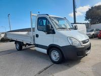 Usata Iveco Daily 106 CV (77 kW) 2011 Bianco SUV