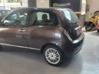 Usata Lancia Ypsilon 69 CV (50 kW) 2011 Marrone Utilitaria