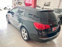 Usata Opel Astra 110 CV (80 kW) 2012 Nero Station wagon