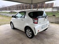 Usata Toyota iQ Lounge 68 CV (50 kW) 2009 Bianco Utilitaria
