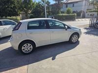 Usata Fiat Punto Easy 77 CV (56 kW) 2012 Bianco Utilitaria