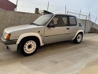 Usata Peugeot 205 83 CV (61 kW) 1989 Grigio Berlina