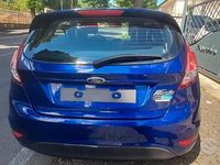 Usata Ford Fiesta 82 CV (60 kW) 2015 Blu Berlina