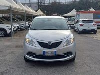 Usata Lancia Ypsilon Silver 69 CV (50 kW) 2018 Argento Utilitaria