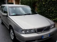 Usata Volvo V70 126 CV (92 kW) 1999 Giallo Station wagon