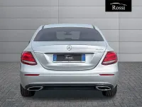 Usata Mercedes E220 Business 195 CV (143 kW) 2019 Grigio chiaro metallizzato Berlina